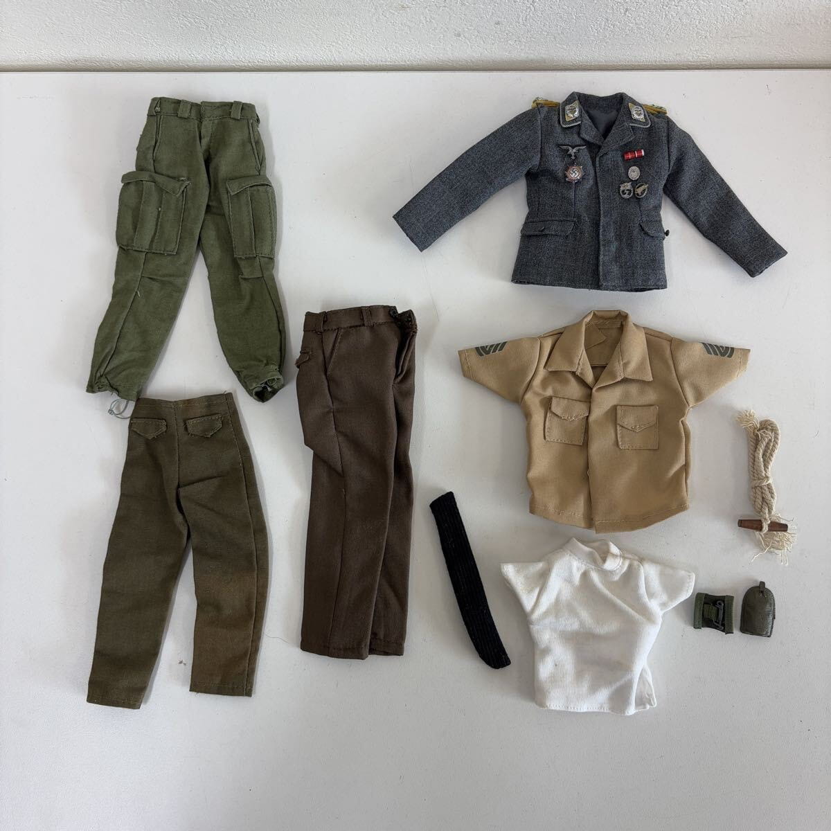 ミリタリー ドール 他 服 等 まとめて ケース付き