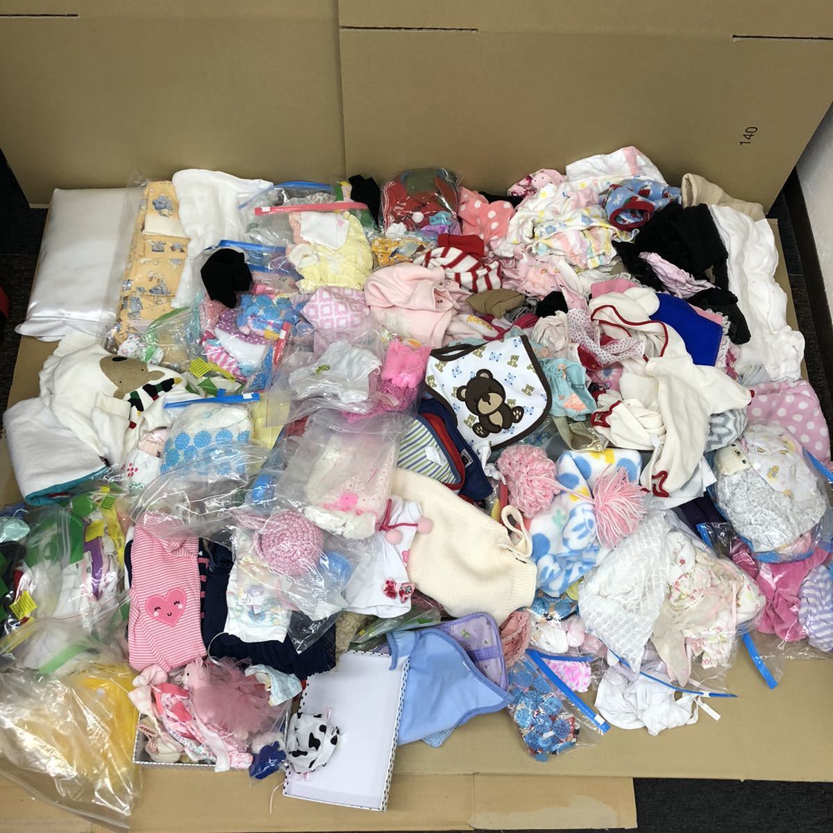 ベビードール 赤ちゃん人形用 洋服 小物 など 大量 まとめて